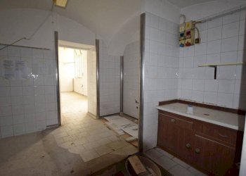 Cucina - Negozio piazza Cesare Battisti, 2, Mondovì - foto 13