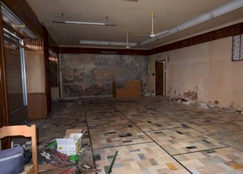 Interno non residenziale - Negozio piazza Cesare Battisti, 3, Mondovì - foto 3