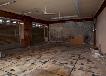 Magazzino - Negozio piazza Cesare Battisti, 3, Mondovì - foto 4