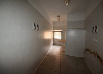 Magazzino - Negozio piazza Cesare Battisti, 3, Mondovì - foto 9