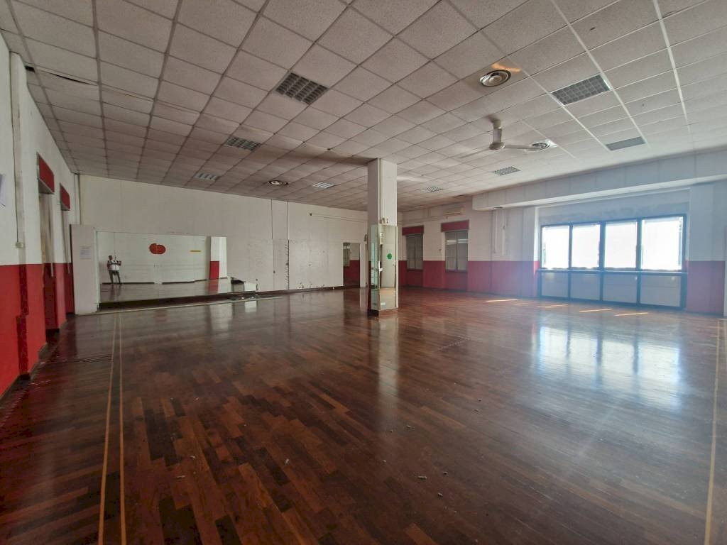 Interno non residenziale - Capannone via Arese, 98, Rho - foto 1