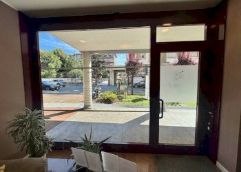 Salone - Shop via Torino, 42, Biella - photo 7