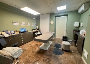 Salone - Shop via Torino, 42, Biella - photo 10