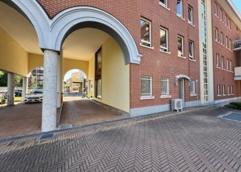 Interno palazzo - Shop via Torino, 42, Biella - photo 26