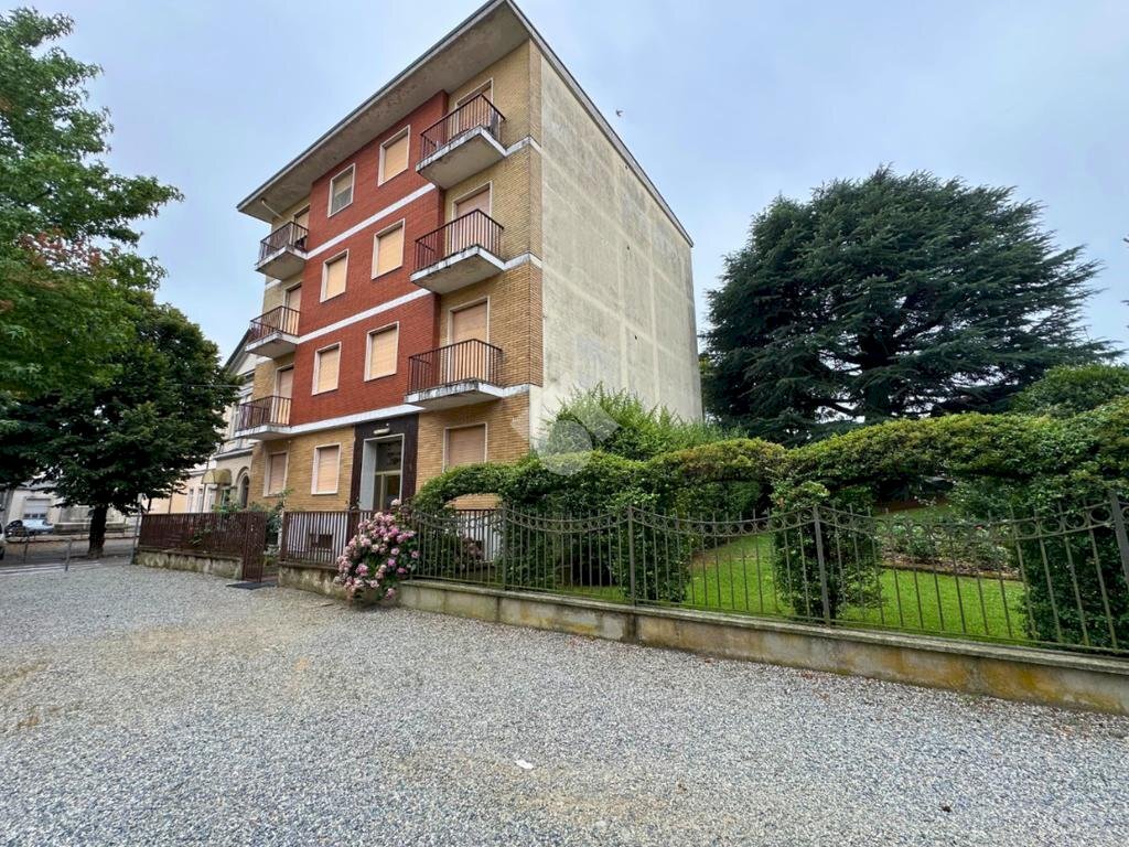 Three-room apartment Viale Roma, Bianzè - photo 1