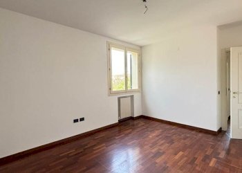 Four-room apartment Vignola - photo 16