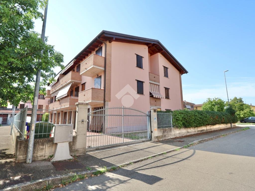 Four-room apartment Via Francesco Borromini, Reggio nell'Emilia - photo 3