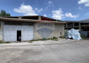 Casa all\'aperto - Magazzino Santeramo in Colle - foto 2