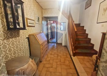 Scale - Four-room apartment Loro Ciuffenna - photo 9