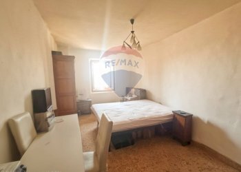 Camera / camera da letto - Four-room apartment Loro Ciuffenna - photo 17