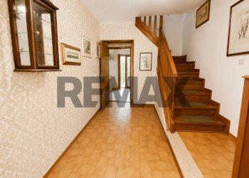 Scale - Four-room apartment Loc. Poggio di Loro
 
7, Loro Ciuffenna - photo 6