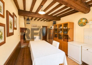 Sala da pranzo - Quadrilocale Loc. Poggio di Loro
 
7, Loro Ciuffenna - foto 2