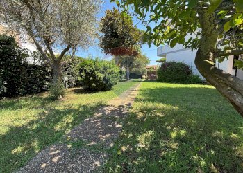 Giardino - Casa semi indipendente Via delle viole
 
9, Ardea - foto 9