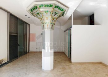 Interno non residenziale - Negozio viale Gian Battista Marino, Rimini - foto 2