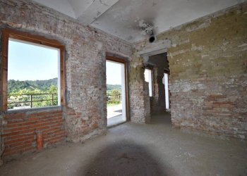 Stanza non arredata - Rustico via Valeirole, Corneliano d'Alba - foto 8