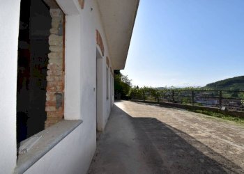 Cortile interno - Rustico via Valeirole, Corneliano d'Alba - foto 17