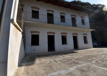 Facciata - Rustico via Valeirole, Corneliano d'Alba - foto 19