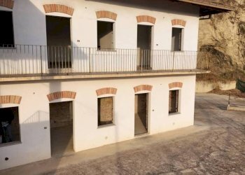 Facciata - Rustico via Valeirole, Corneliano d'Alba - foto 4