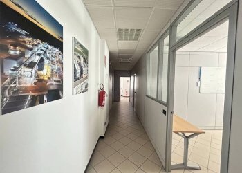Interno non residenziale - Ufficio via Renata Bianchi, Genova (zona Cornigliano) - foto 3