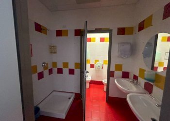 Bagno - Ufficio via Renata Bianchi, Genova (zona Cornigliano) - foto 7