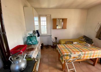 Stanza arredata - Terreno agricolo via della Piramide, Carmagnola - foto 12