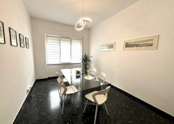 Stanza arredata - Ufficio via alla Porta degli Archi, Genova - foto 1