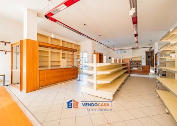 Commercial Premises Montanera - photo 1