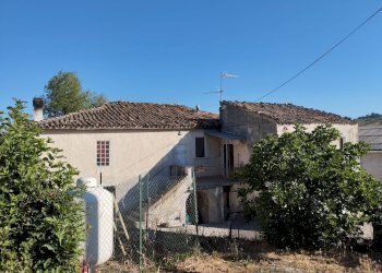 Foto 2 - Casa indipendente Caprafico Stada Statale 81
 
snc, Teramo - foto 2