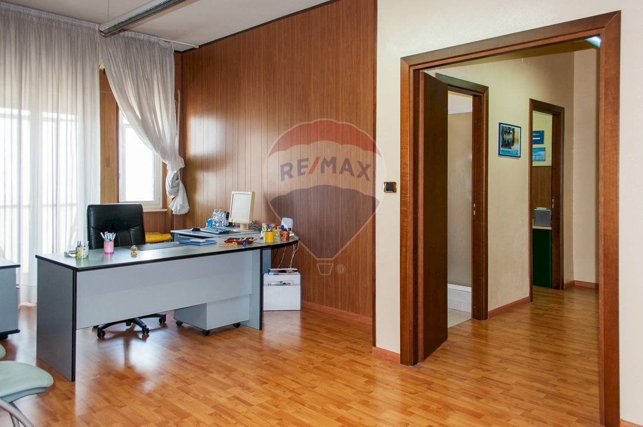 Accoglienza/sala d\'attesa - Appartamento Viale Vittorio Veneto
 
187, Catania - foto 3