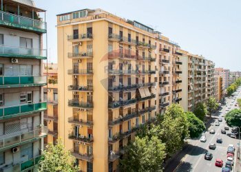 Vista dal balcone - Appartamento Viale Vittorio Veneto
187, Catania - foto 8