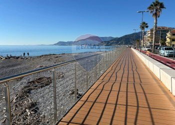 Vista dell\'acqua - Hotel via alla spiaggia
 
41, Ventimiglia - foto 58