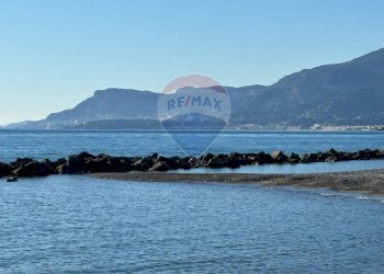 Vista dell\'acqua - Hotel via alla spiaggia
 
41, Ventimiglia - foto 59