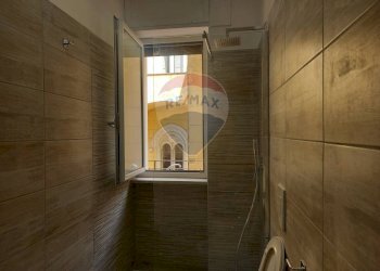 Bagno - Trilocale Via Unità Italiana
 
40, Caserta - foto 13