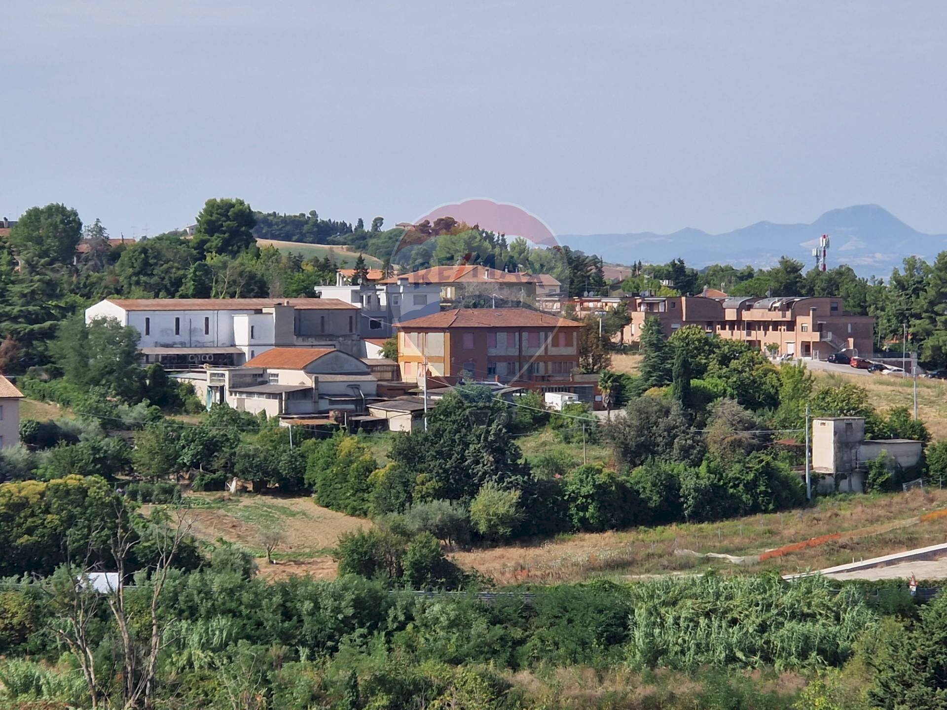 Edificio all\'aperto - Capannone Falconara Marittima - foto 2