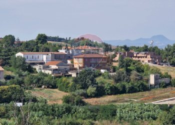 Edificio all\'aperto - Capannone Falconara Marittima - foto 2