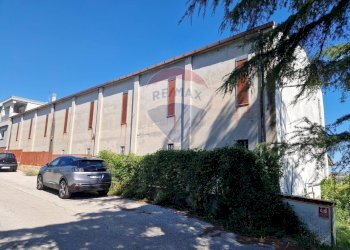 Edificio all\'aperto - Capannone Falconara Marittima - foto 9