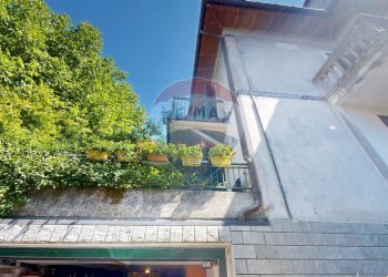 Edificio all\'aperto - Casa semi indipendente via Doberdò
 
7, Varese - foto 2