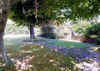 Giardino - Casa semi indipendente via Doberdò
 
7, Varese - foto 17