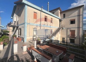 Edificio all\'aperto - Independent house Paduli - photo 1