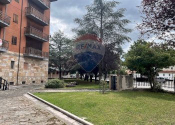 Edificio all\'aperto - Trilocale SR 83 MARSICANA VIA ROMA
 
SNC, Villetta Barrea - foto 2