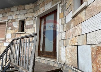 Balcone - Trilocale SR 83 MARSICANA VIA ROMA
 
SNC, Villetta Barrea - foto 6