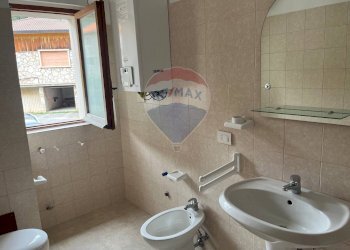 Bagno - Trilocale SR 83 MARSICANA VIA ROMA
 
SNC, Villetta Barrea - foto 16