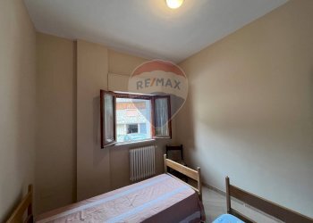 Camera / camera da letto - Trilocale SR 83 MARSICANA VIA ROMA
 
SNC, Villetta Barrea - foto 19