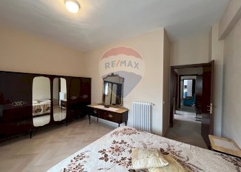 Camera / camera da letto - Trilocale SR 83 MARSICANA VIA ROMA
 
SNC, Villetta Barrea - foto 25