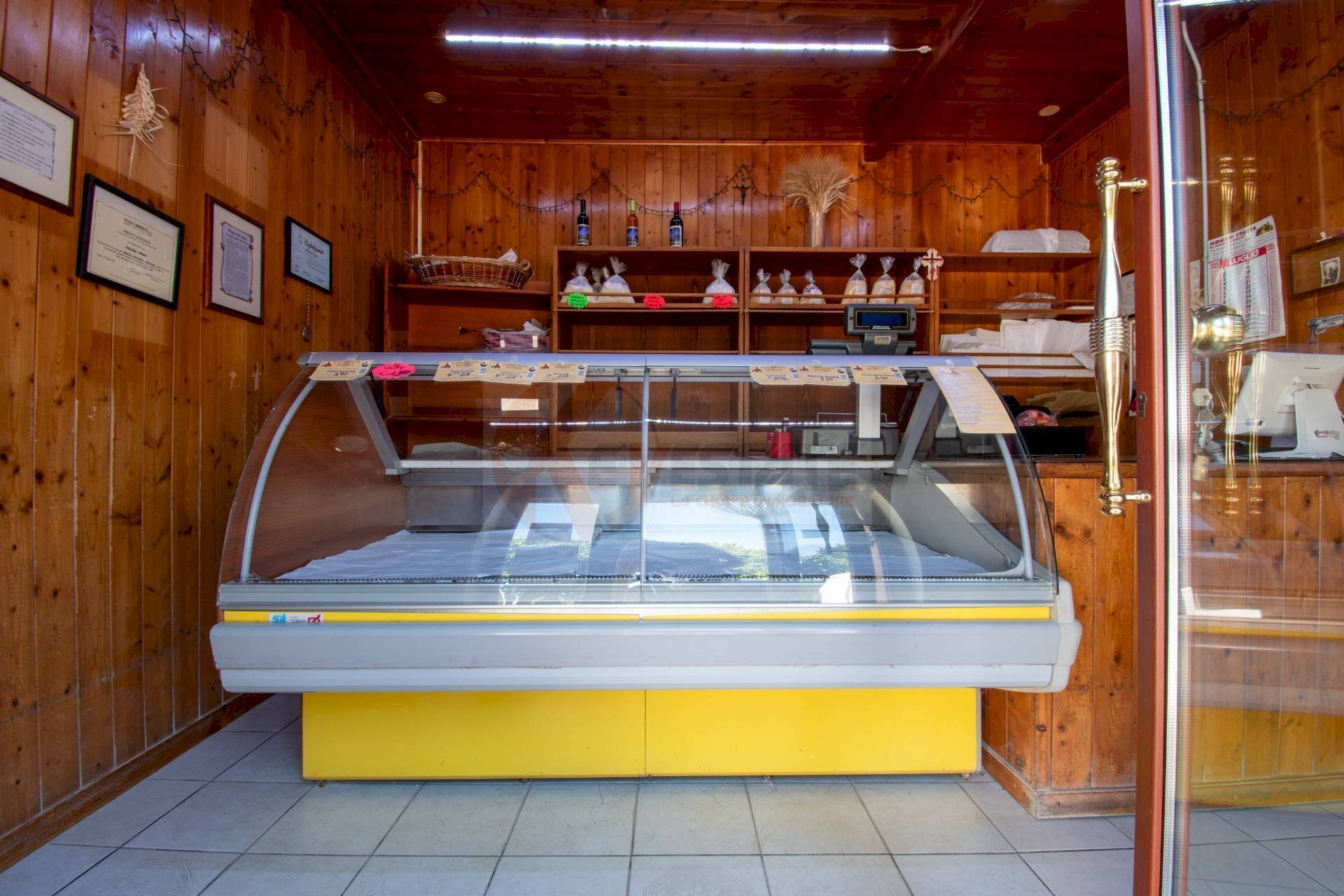 Foto 2 - Attività Commerciale via Roma
49, Osilo - foto 2