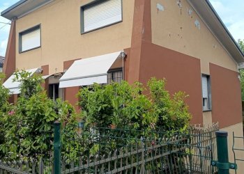 facciata - Villa Giuseppe Negrini, Cermenate - foto 9