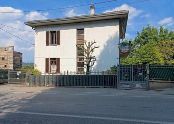 facciata - Villa Giuseppe Negrini
 
34, Cermenate - foto 12