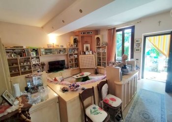 soggiorno - Villa Giuseppe Negrini
 
34, Cermenate - foto 20