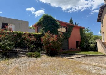 Foto 2 - Casa indipendente Via Menocchia
 
28, Carassai - foto 2