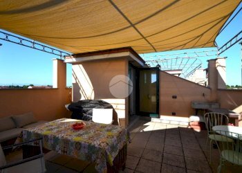 Four-room apartment Via Trento, Sedriano - photo 2